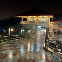 سرایداربرای کارهای باغ