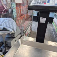 کارگر خرد کن مرغ