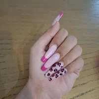 کاشت ناخن فقط 400
