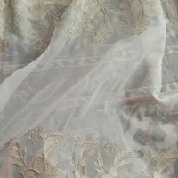 پرده حریر کارکرده تمیز