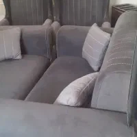 مبل هفت نفره و تخت خواب و کف تخت