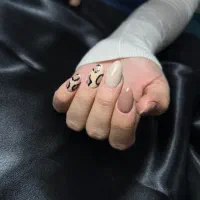 کاشت و ترمیم ناخن تخصصی با قیمت مناسب|خدمات آرایشگری و زیبایی|اسکو, |دیوار