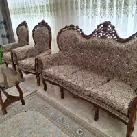 مبل به همراه عسلی