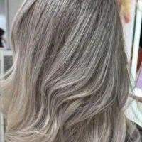 رنگ‌ مو،ترمیم دکلره وسایر خدمات زیبایی