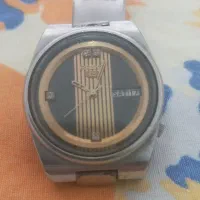 ساعت مچی|ساعت|مرودشت, رامجرد یک|دیوار