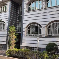 فروش کلنگی ۱۱۰ متری با ۳ طبقه بنای شیک