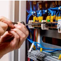 اجرای انواع کار برقی جزیی و پروژه ای و عیب یابی