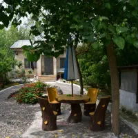 فروش ویلا130متر با 660 متر زمین اول جاده انزلی