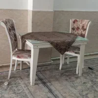 میز و صندلی و اینه شمعدان