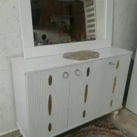 سلام یک عدد میز کنسول سالم