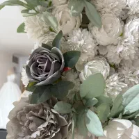گل مصنوعی برای دیوار مزون یا آرایشگاه