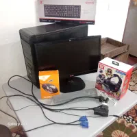 کامپیوتر  با همه تجهیزات و ۱۹ تا cd رایگان و مفتی