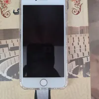 اپل iPhone 8 با حافظهٔ ۲۵۶ گیگابایت