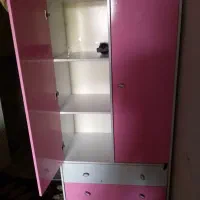 یک عدد کمد بچه تمیز و یک عدد فرش فانتزی|اسباب و اثاث بچه|لاهیجان, لیالستان|دیوار