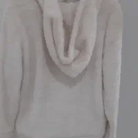 یک عدد پلیور در حد نو دخترانه