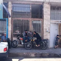 مغازه تجاری دایم سقف بلند20متری با8متر بالکن