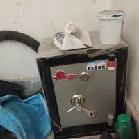 گاوصندوق 40/50بالای15تومان می خوام رد بشه