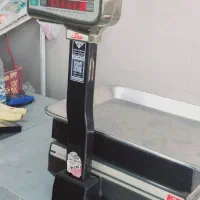 تعدادی آیینه ویک عدد ترازو ۵۰کیلویی پرینتر دار|فروشگاه و مغازه|مرودشت, فرهنگ|دیوار