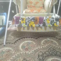 یک عدد گهواره و نی نی لای لای