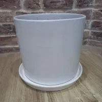 گلدان ها و زیر گلدانی ها همگی سالم