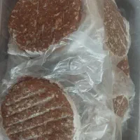 همبرگر و کباب لقمه نیمه آماده خانگی تازه و خوشمزه