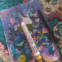 دفتر و خودکار به متن دقت کنید