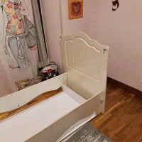 تخت کودک به همراه حفاظ