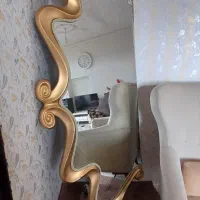 اینه و میز تلویزیون