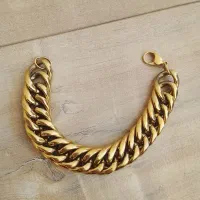دستبند لاکچری