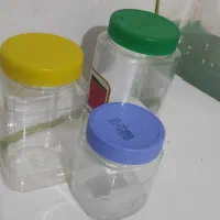 تعداد زیاد شیشه پلاستیکی برای ترشی خونگی و غیره