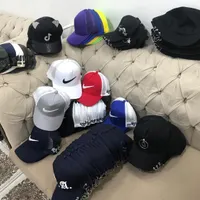 تعدادی کلاه نقاب دار نو