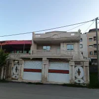 ویلایی-دوطبقه-راه-جدا-روبه-پارک