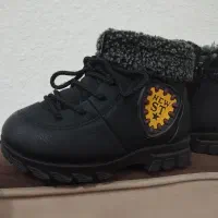 بوت چرمی|کیف، کفش، کمربند|شیراز, بعثت|دیوار