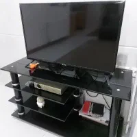 Tv نیاز ب تعمیر و میزتلویزیونی