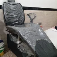 میز آرایش و صندلی آرایشگاه و دستگاه شمع