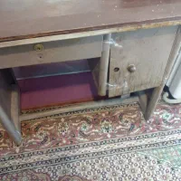 میز تحریر فلزی