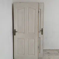 در اتاق چوبی