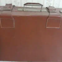 چمدان قدیمی
