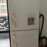 یخچال آیسان