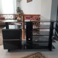 میز تلویزیون شیشه ای