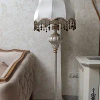 آباژورایستاده