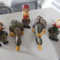 مجسمه مرغابی وعروسک نو