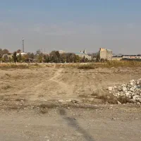 زمین-بر-میدان-ینگی-امام-هشتگرد