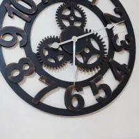 ساعت دیواری چوبی