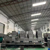 کارمند سفارشات خانم در چاپخانه