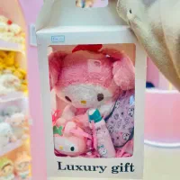 عروسک و باکس هدیه