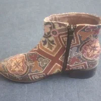 نیم بوت پاشنه دار طرح سنتی