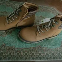 کفش|کیف، کفش، کمربند|شیراز, ریشمک|دیوار