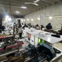 کارگر ساده بسته بند