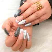 خدمات تخصصی ناخن با بیش از ۸سال سابقه